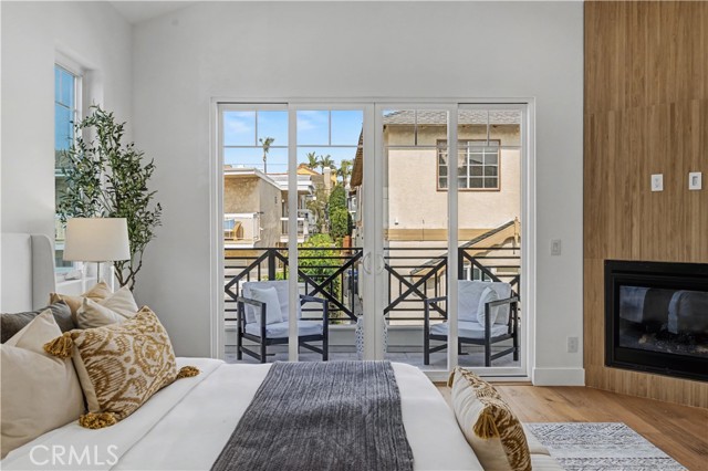 Detail Gallery Image 14 of 43 For 2203 Marshalfield #B,  Redondo Beach,  CA 90278 - 4 Beds | 3/1 Baths
