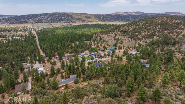 Detail Gallery Image 9 of 45 For 2196 Mariposa Ln, Big Bear City,  CA 92314 - 4 Beds | 2/1 Baths