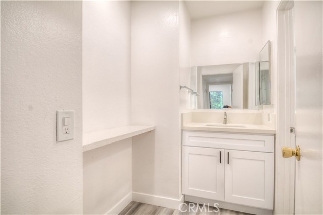 Detail Gallery Image 13 of 18 For 600 W 3rd St #C202,  Santa Ana,  CA 92701 - 2 Beds | 1 Baths