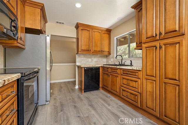 Detail Gallery Image 8 of 36 For 13745 Jamul Dr, Jamul,  CA 91935 - 3 Beds | 3 Baths