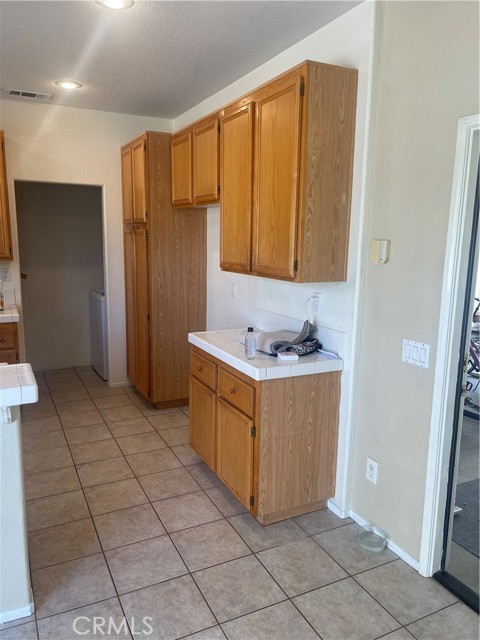 1052 Wass Street, Tustin CA: https://media.crmls.org/medias/2d489e12-e772-425f-abb1-a0f93e427186.jpg