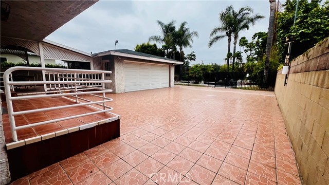 4127 W 130th Street, Hawthorne CA: https://media.crmls.org/medias/2d48a306-f044-46f1-b3a9-2c5d4bed015a.jpg
