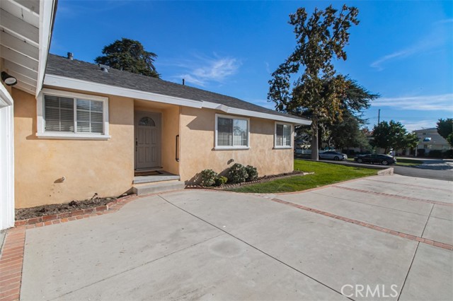 18639 Liggett, Northridge CA: https://media.crmls.org/medias/2d49072a-9888-439a-862a-a364e5399d1d.jpg