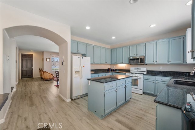 Detail Gallery Image 9 of 31 For 28773 Eridanus, Menifee,  CA 92586 - 6 Beds | 3 Baths