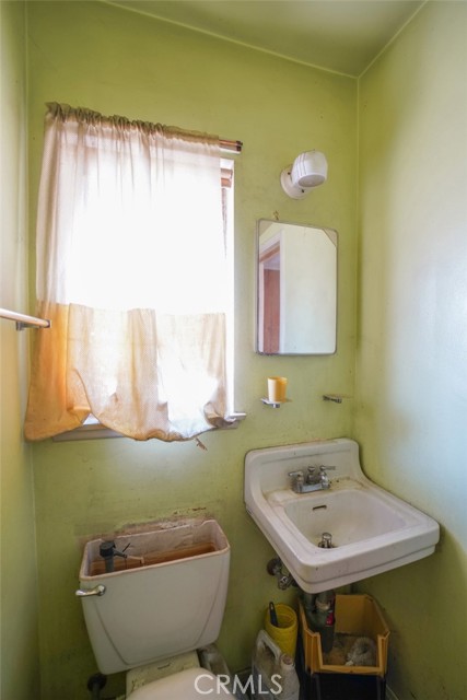 8253 Morse Avenue photo 8