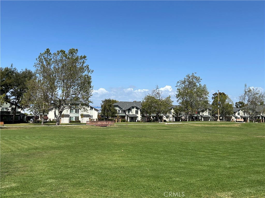 https://media.crmls.org/medias/2d49f899-94e9-40e8-9ef8-d60142ddbf60.jpg?preset=X-Large