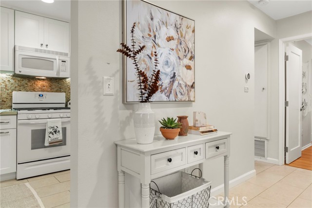 Detail Gallery Image 8 of 21 For 2172 Biscayne, Costa Mesa,  CA 92627 - 1 Beds | 1 Baths