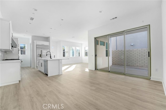 27346 Creekwood Lane, Valencia CA: https://media.crmls.org/medias/2d4c0cd0-3084-4255-b573-5bd643ddf91f.jpg