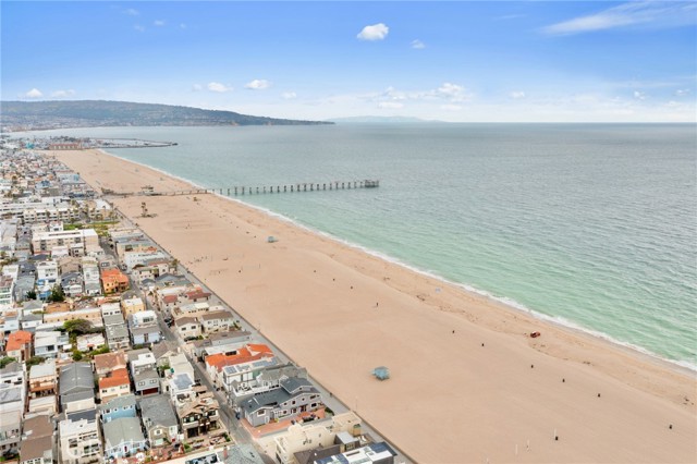 1836 The Strand, Hermosa Beach CA: https://media.crmls.org/medias/2d4c5d02-07aa-4595-99b0-57558736c52b.jpg