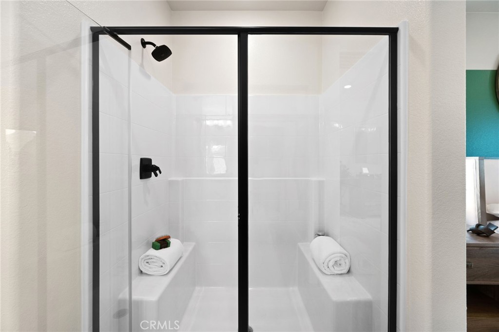 https://media.crmls.org/medias/2d4c5fe9-c5d2-4530-8e33-7fb5aabdae2f.jpg?preset=X-Large