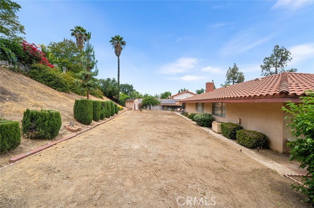 Image 35 of 47 For 1500 Country Club Drive