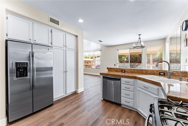 4441 Foxrun Drive, Chino Hills CA: https://media.crmls.org/medias/2d4ce8e1-7cef-4dae-aae3-4d9b587ffda8.jpg