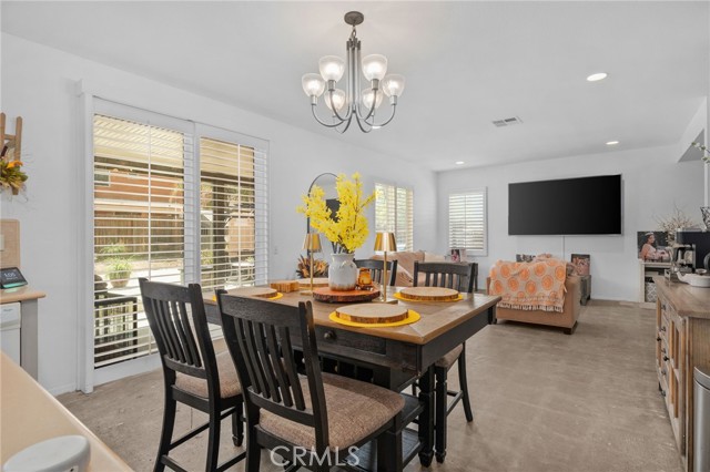 Detail Gallery Image 10 of 37 For 2189 Stonewood, Mentone,  CA 92359 - 5 Beds | 3/1 Baths