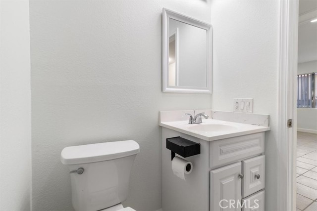 Detail Gallery Image 22 of 44 For 1044 Cabrillo Park #B,  Santa Ana,  CA 92701 - 2 Beds | 1 Baths