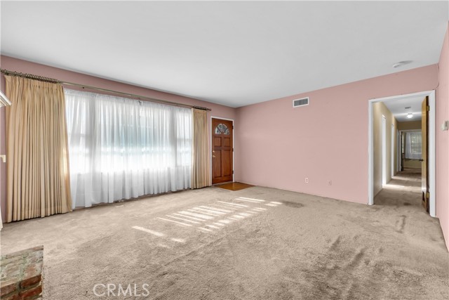 3921 Heidi, Riverside CA: https://media.crmls.org/medias/2d4e44c0-a1da-418b-8197-ab25b84e1d83.jpg