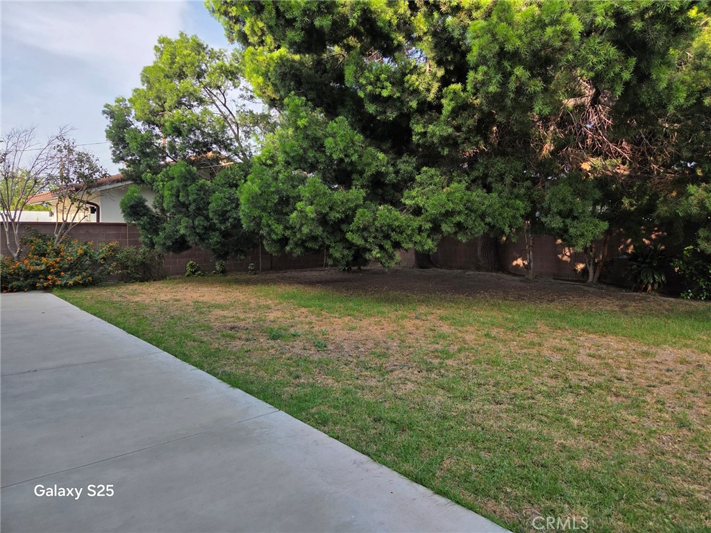 https://media.crmls.org/medias/2d4f3744-ff69-4097-8fa1-2c2cc25ff448.jpg?preset=X-Large