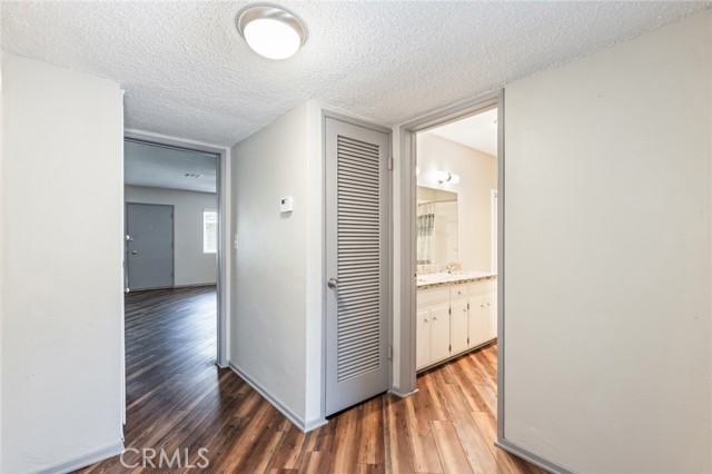 3695 Linden Avenue, Long Beach CA: https://media.crmls.org/medias/2d4f6321-55cd-4411-bcc2-6a9c359ae87a.jpg