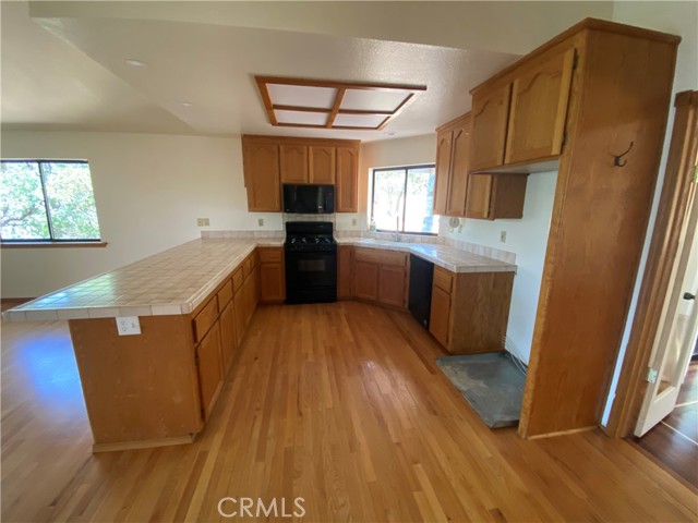 19232 N Shore Court, Hidden Valley Lake CA: https://media.crmls.org/medias/2d4f7223-3047-4f51-b2bb-1bed73f350cc.jpg