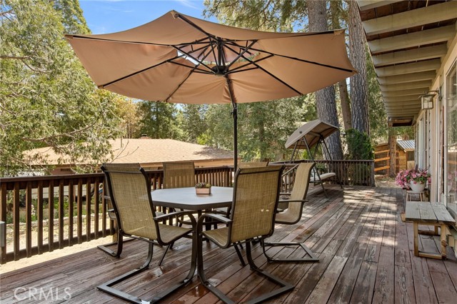 Detail Gallery Image 3 of 33 For 22603 Waters Dr, Crestline,  CA 92325 - 4 Beds | 1/1 Baths