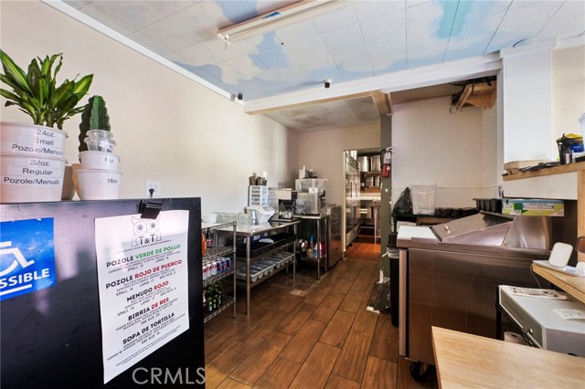 8111 Foothill Boulevard, Rancho Cucamonga CA: https://media.crmls.org/medias/2d509de2-d282-40de-9e4e-b29c1ed4d195.jpg