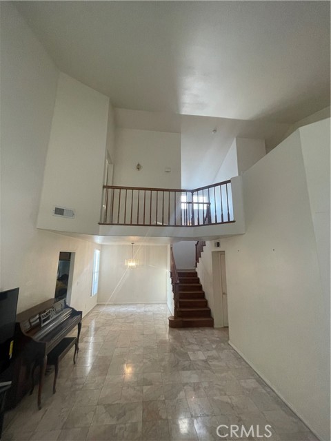 Detail Gallery Image 6 of 10 For 7547 Bellingham Ave, North Hollywood,  CA 91605 - 4 Beds | 3 Baths