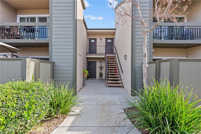 Detail Gallery Image 2 of 50 For 25736 Player Dr #R4,  Valencia,  CA 91355 - 2 Beds | 2 Baths