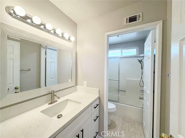 15965 Peach Tree Lane, Fontana CA: https://media.crmls.org/medias/2d513f25-1c56-404c-a118-a4f109476db7.jpg
