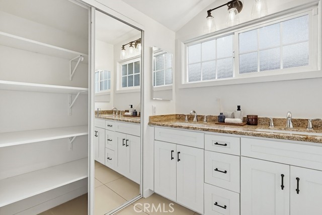 Detail Gallery Image 14 of 34 For 12308 La Maida St, Valley Village,  CA 91607 - 3 Beds | 2 Baths