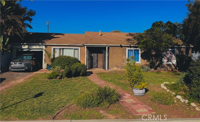 960 Union, Costa Mesa CA: https://media.crmls.org/medias/2d5213ec-e1b4-4f54-bf8b-187f697f3f3c.jpg