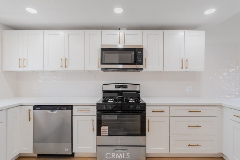 https://media.crmls.org/medias/2d524463-93a5-4aa8-8794-d338dac092f2.jpg?preset=X-Large