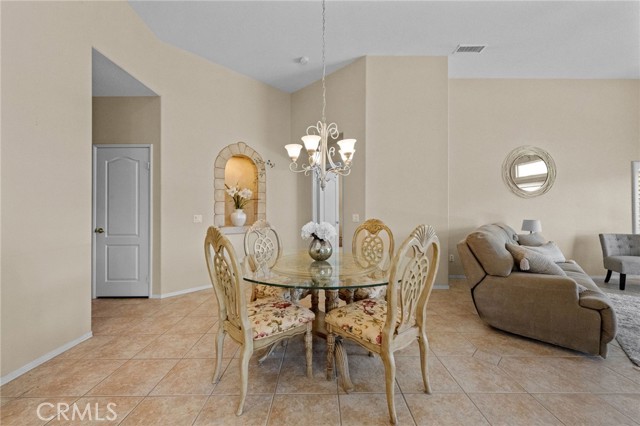 24217 Corte Cordoba, Murrieta CA: https://media.crmls.org/medias/2d5252d0-f891-4a96-994d-e6a2e49a25e4.jpg