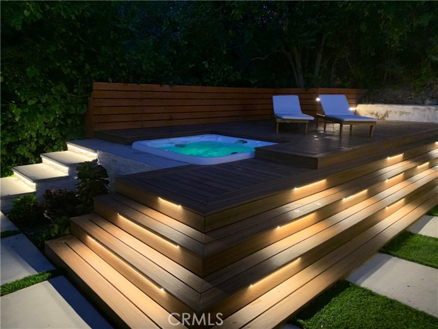 Detail Gallery Image 33 of 41 For 4936 Matula Dr, Tarzana,  CA 91356 - 3 Beds | 3 Baths