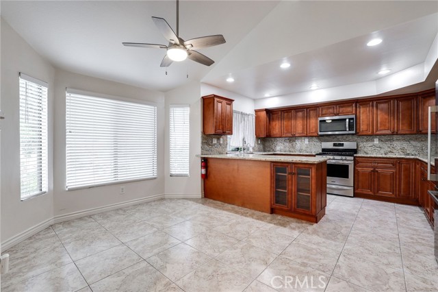 Detail Gallery Image 7 of 21 For 4444 Spencer St, Torrance,  CA 90503 - 4 Beds | 3 Baths