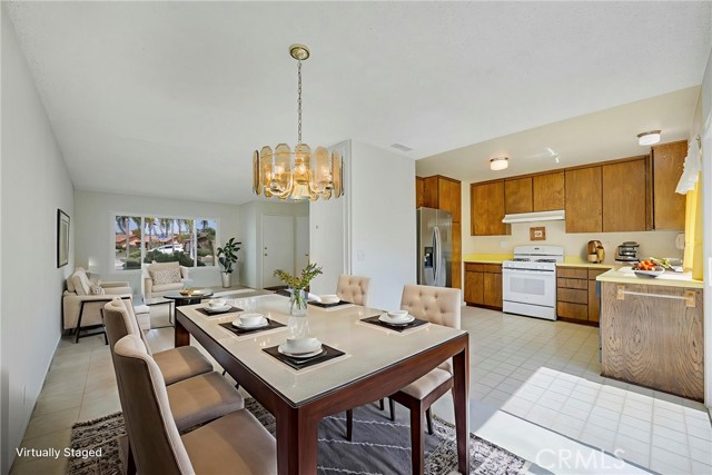 Detail Gallery Image 7 of 32 For 2310 E Chestnut Ave, Orange,  CA 92867 - 3 Beds | 2 Baths