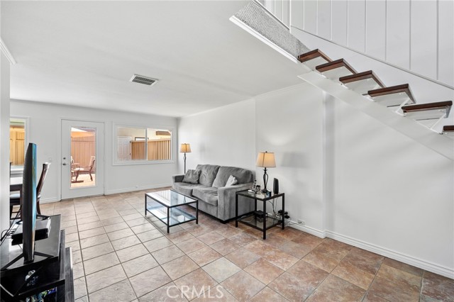 Detail Gallery Image 4 of 36 For 9745 Port Royal Cir, Huntington Beach,  CA 92646 - 2 Beds | 1/1 Baths