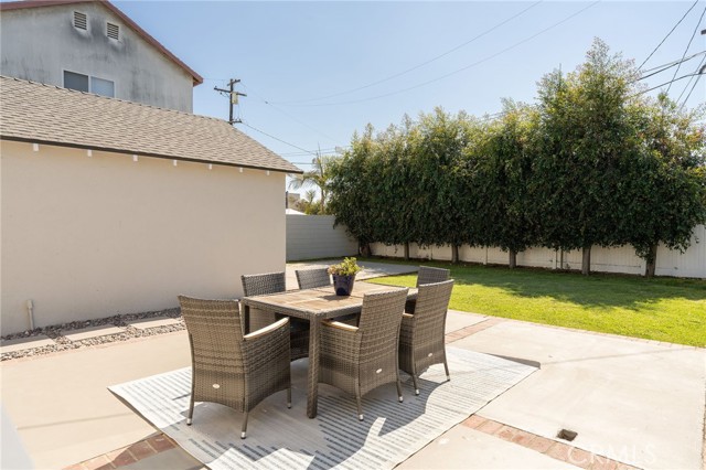433 N Osage Avenue, Inglewood CA: https://media.crmls.org/medias/2d53b299-4564-47f4-a60b-e66f167de827.jpg
