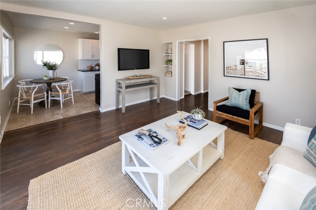 212 41st Street, Manhattan Beach, California 90266, 3 Bedrooms Bedrooms, ,1 BathroomBathrooms,Residential,Sold,41st Street,SB22068683
