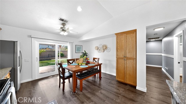 Detail Gallery Image 9 of 47 For 2368 Hearthsong Ct, Riverbank,  CA 95367 - 3 Beds | 2 Baths