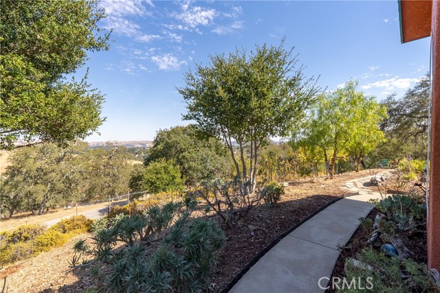 10755 Santa Ana Road, Atascadero CA: https://media.crmls.org/medias/2d559020-7d65-4336-a87c-7572c4c231a0.jpg