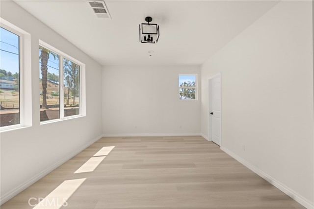 5978 Copperfield Avenue, Riverside CA: https://media.crmls.org/medias/2d560930-d3ea-482e-b13f-55572d033bcd.jpg
