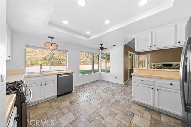 39812 Barcelona, Murrieta CA: https://media.crmls.org/medias/2d560f30-5cad-4f4d-8e26-6f83ae0b6cb0.jpg