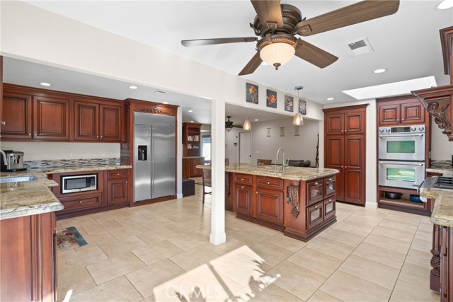 Detail Gallery Image 11 of 42 For 2359 N 4th Ave, Upland,  CA 91784 - 4 Beds | 2 Baths