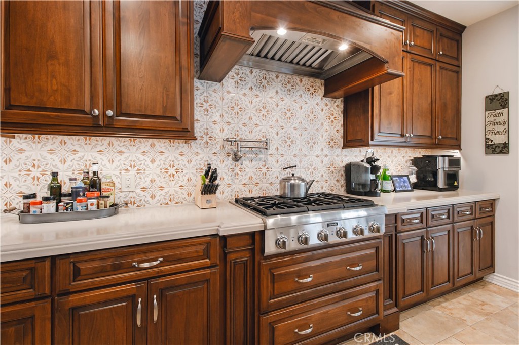 https://media.crmls.org/medias/2d56327d-2b39-4447-b988-65494f4159fd.jpg?preset=X-Large