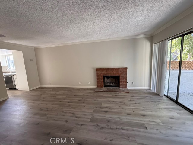 Detail Gallery Image 4 of 17 For 5250 Colodny Dr #17,  Agoura Hills,  CA 91301 - 2 Beds | 2/1 Baths