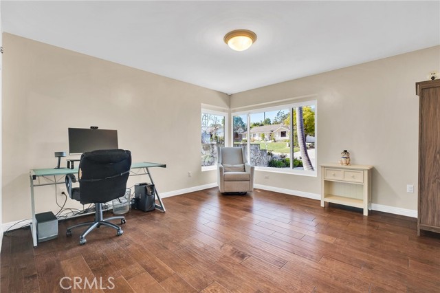 Image 9 of 61 For 4 Silverleaf