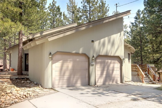 Detail Gallery Image 3 of 34 For 520 Pinewood Ct, Big Bear City,  CA 92314 - 3 Beds | 2/1 Baths