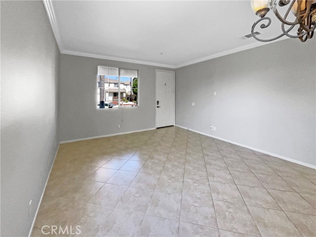 7411 Bull Run Place, Fontana CA: https://media.crmls.org/medias/2d57f548-9261-4973-9c89-ac5cc1b9554a.jpg
