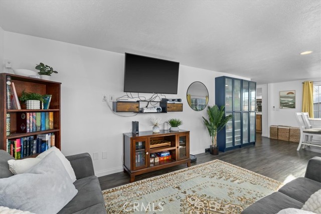 Detail Gallery Image 9 of 57 For 1890 E 20th St, Signal Hill,  CA 90755 - 3 Beds | 2 Baths