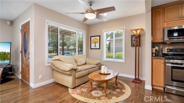 5215 E Monlaco Road, Long Beach CA: https://media.crmls.org/medias/2d589fbe-d2e0-429c-9623-7442af235dbb.jpg