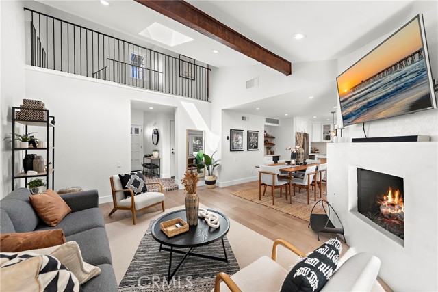 Detail Gallery Image 6 of 35 For 12628 Newport Ave, Tustin,  CA 92780 - 2 Beds | 2/1 Baths